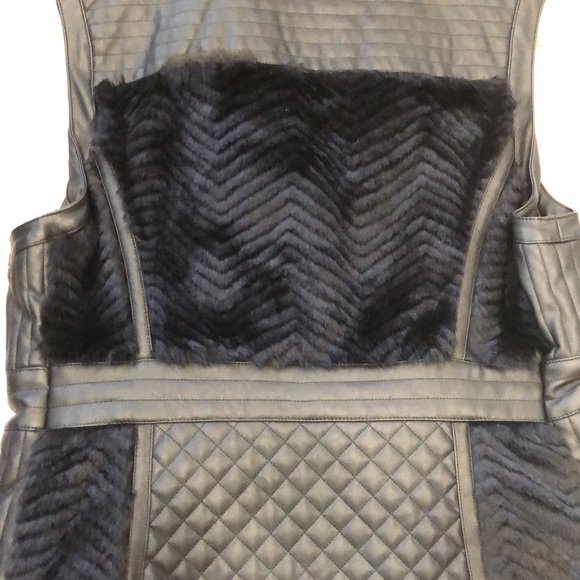 Guess women faux leather vest jacket. - Picture 3 of 5